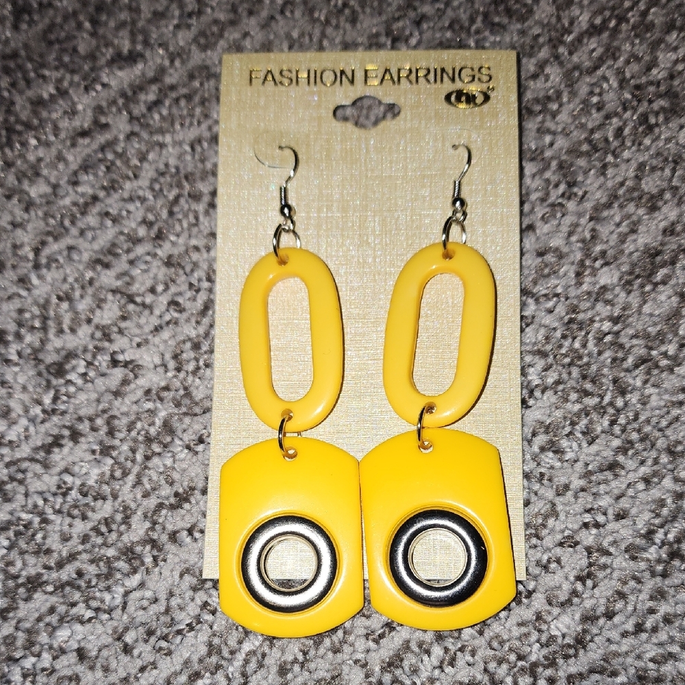New Yellow/Silver Fashion Earrings Length 3 3/inches And Width 1 Inch